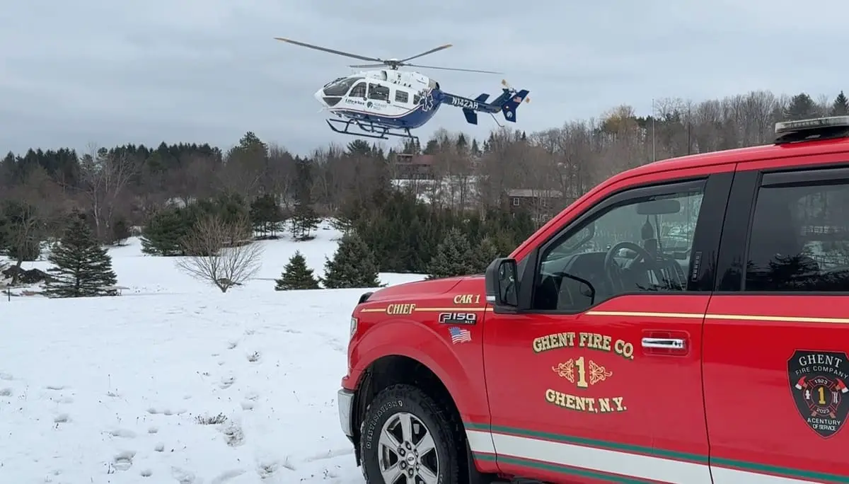 Chief Car 22-71 establishing a winter helicopter landing zone with a LifeNet medevac helicopter